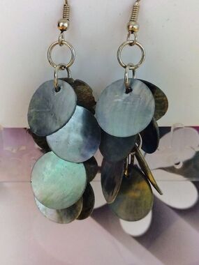 Vintage Xhilaration Shell Cluster Dangle Earrings Nickel Free Y2K Boho New NOS